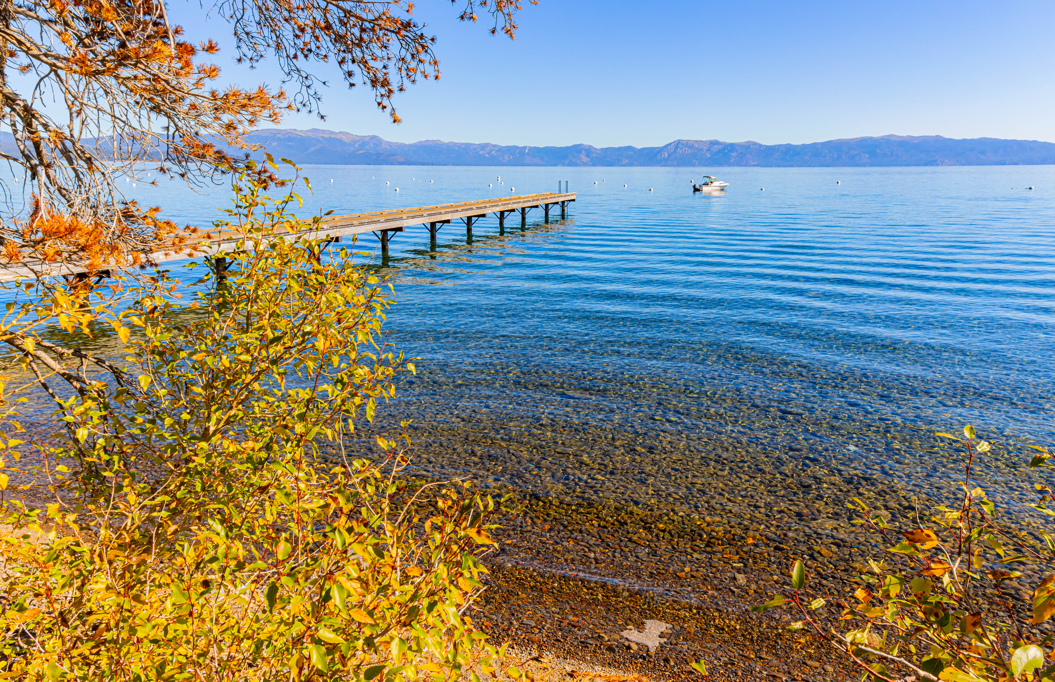 10 Fall Boating Destinations: Fall Foliage Cruising