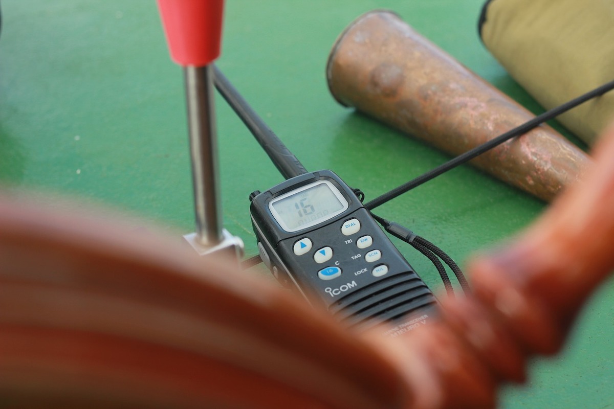 How to Use a VHF Radio | Discover Boating