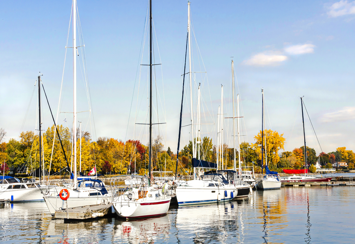 Fall Boating Safety Guide: 7 Tips for Safe Boating in Autumn