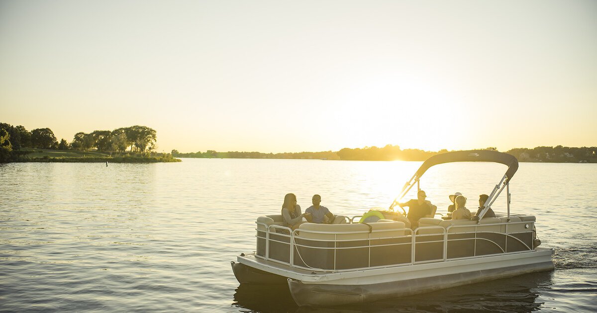 Buying a Pontoon Boat | Discover Boating