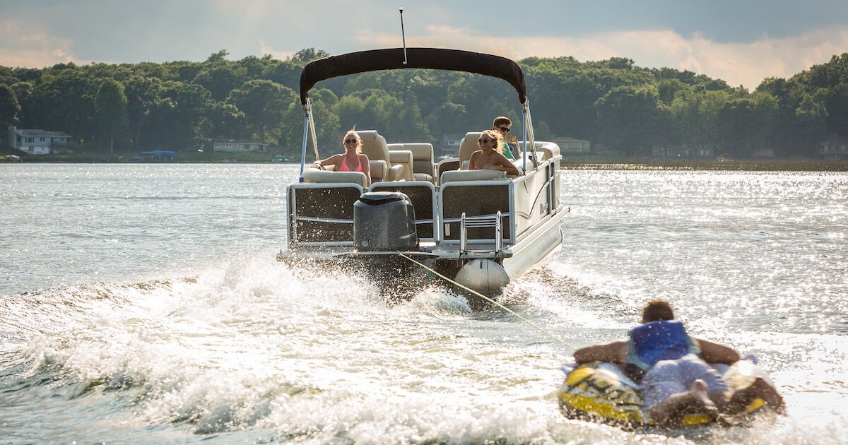 Choosing the Best Towable Tubes for Your Boat | Discover Boating
