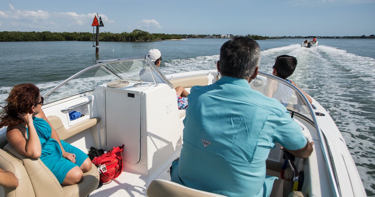 Navigation Buoys And Channel Markers 101: What Do The Red & Green ...