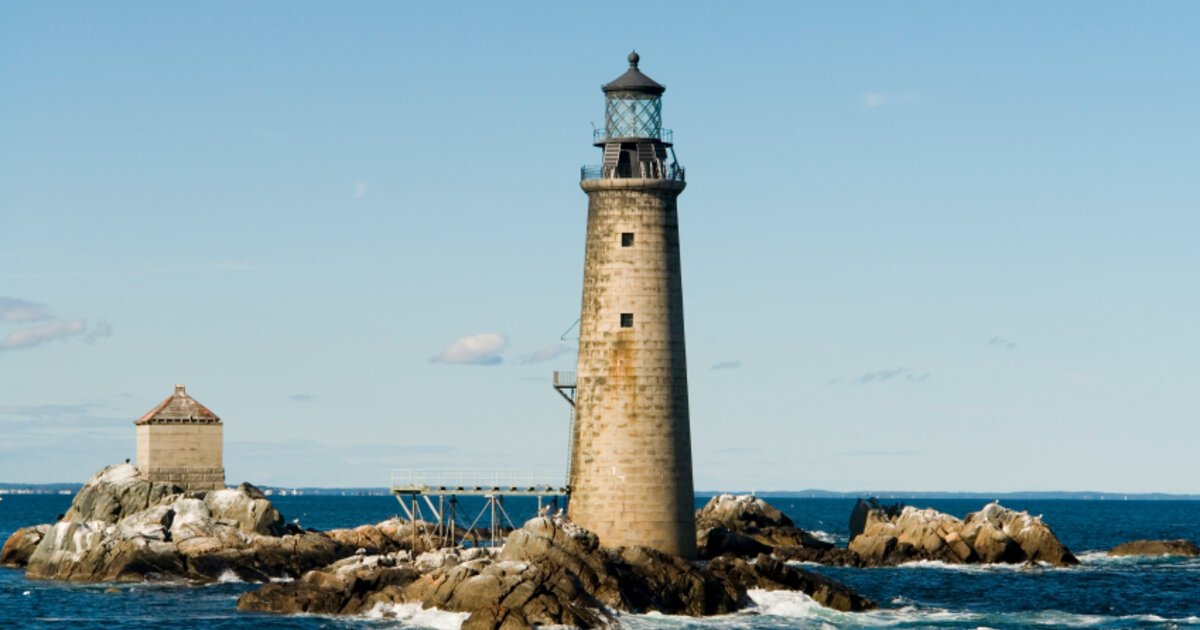 Nine Historic Lighthouses in the United States | Discover Boating